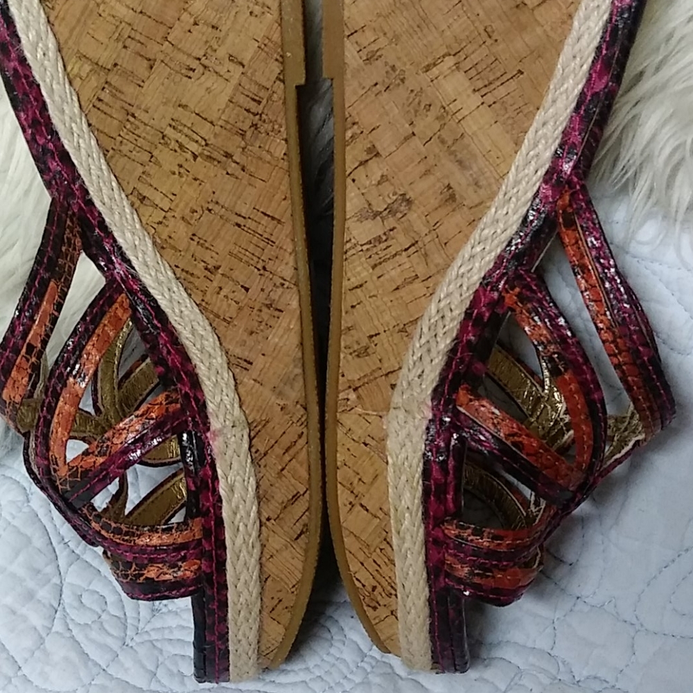 Wedge Heels - Picture 6 of 8